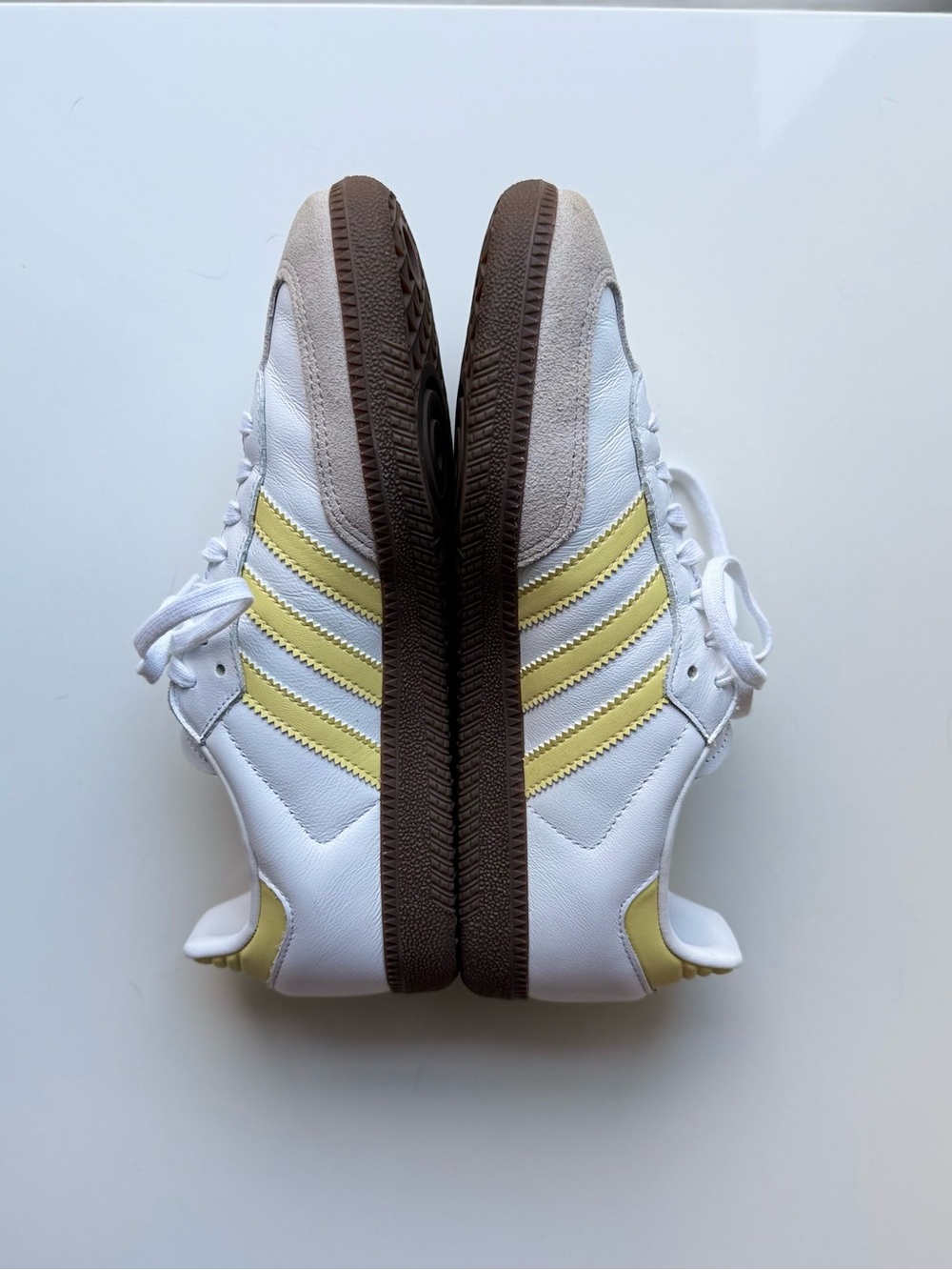 💯 Authentic Adidas Samba OG Sneakers in white with yellow stripes - Picture 4 of 8